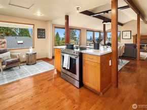 902 7th Avenue S, Edmonds WA 98020