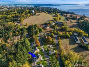 4422 Montana Circle W, Seattle WA 98199