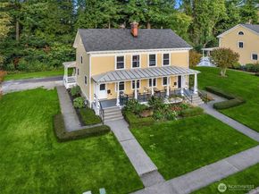 4422 Montana Circle W, Seattle WA 98199
