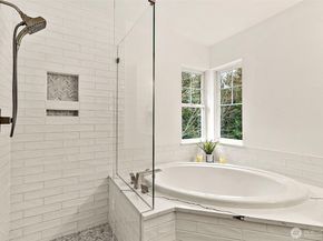 6731 161st Avenue SE B, Bellevue WA 98006