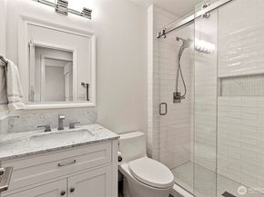 6731 161st Avenue SE B, Bellevue WA 98006