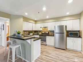 16219 Northup Way C201, Bellevue WA 98008