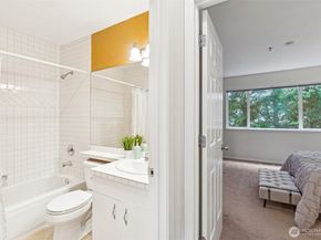 16219 Northup Way C201, Bellevue WA 98008