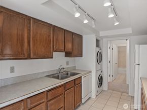 1250 Taylor Avenue N 105, Seattle WA 98109