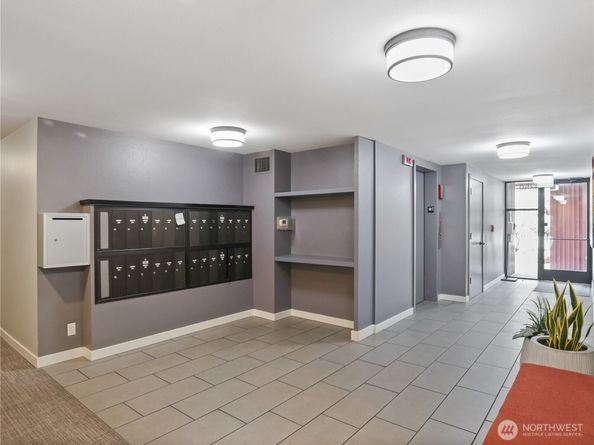 1250 Taylor Avenue N 105, Seattle WA 98109