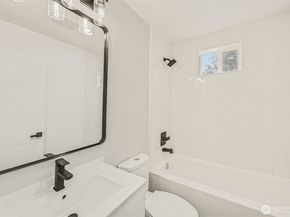 7776 Highland Park Way SW B, Seattle WA 98106