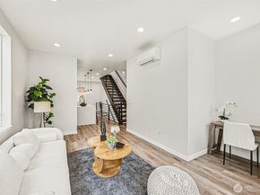 7776 Highland Park Way SW B, Seattle WA 98106