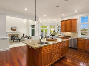 9750 SE 5th Street, Bellevue WA 98004