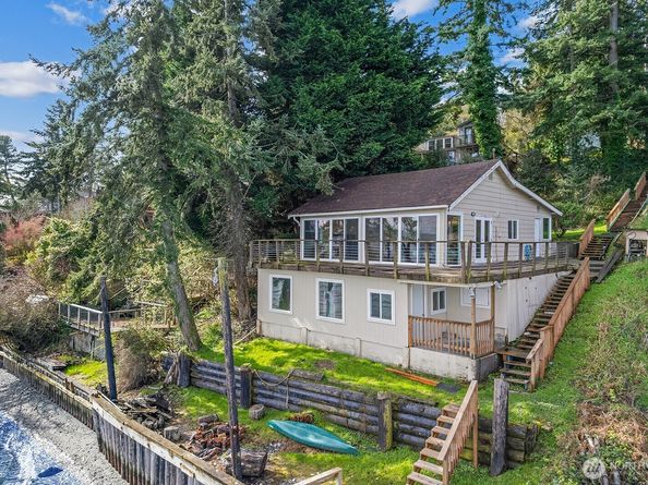 8032 SW Hawthorne Lane, Vashon WA 98070