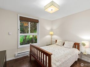 8032 SW Hawthorne Lane, Vashon WA 98070