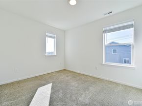 10001 Kings Landing Avenue NW, Bremerton WA 98311