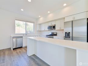 10001 Kings Landing Avenue NW, Bremerton WA 98311