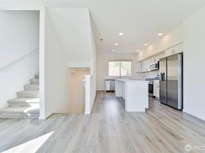 10001 Kings Landing Avenue NW, Bremerton WA 98311