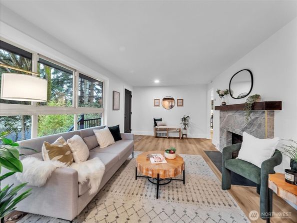 13046 15th Avenue NE, Seattle WA 98125