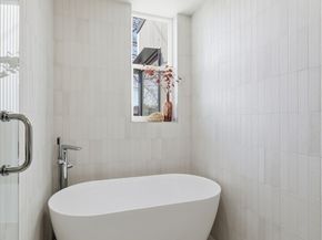 2010 Fairview Avenue E B, Seattle WA 98102