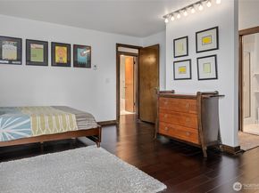 135 N 46th Street 101, Seattle WA 98103