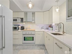 135 N 46th Street 101, Seattle WA 98103