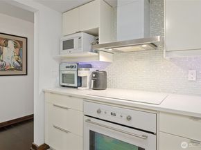 135 N 46th Street 101, Seattle WA 98103