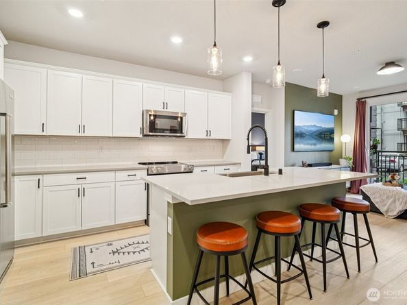 14598 Westminster Way N 107, Shoreline WA 98133