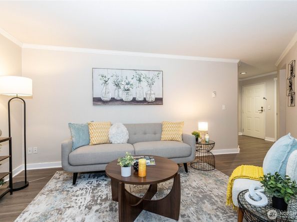 12040 100th Avenue NE J102, Kirkland WA 98034