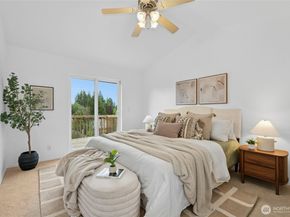 1132 Crawford Rd, Lynnwood WA 98036