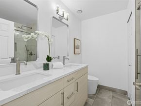 1132 Crawford Rd, Lynnwood WA 98036