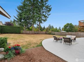 1132 Crawford Rd, Lynnwood WA 98036