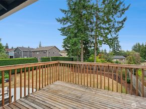 1132 Crawford Rd, Lynnwood WA 98036