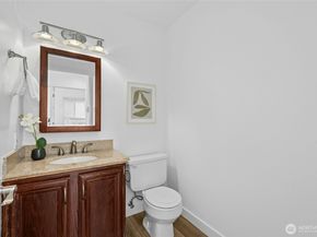 1132 Crawford Rd, Lynnwood WA 98036