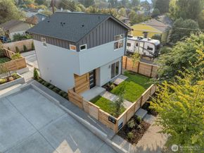 1605 SW Kenyon Street, Seattle WA 98106