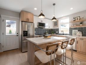 1605 SW Kenyon Street, Seattle WA 98106