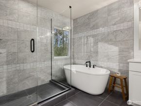 18581 Sawgrass Drive NE, Poulsbo WA 98370