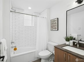 116 B 2nd Street S B, Kirkland WA 98033