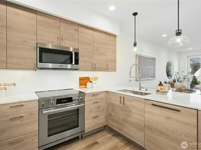 116 B 2nd Street S B, Kirkland WA 98033