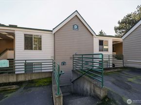 15345 Sunwood Boulevard D104, Tukwila WA 98188