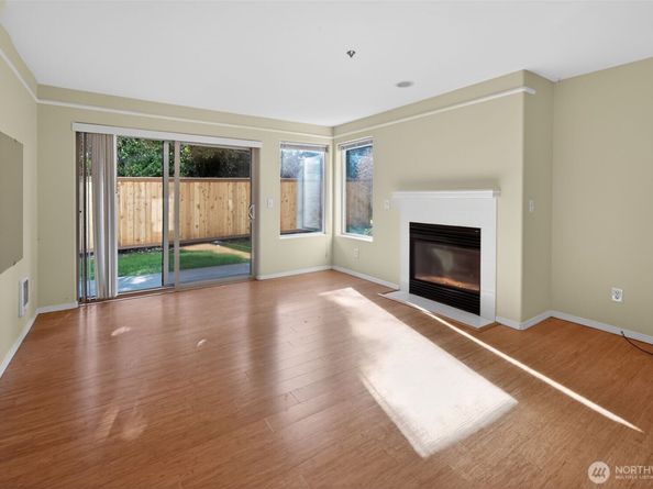 15345 Sunwood Boulevard D104, Tukwila WA 98188
