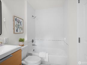 18003 NE 93rd Court 3, Redmond WA 98052