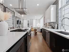 8613 23rd Avenue NE B, Seattle WA 98115