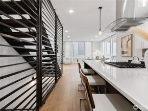 8613 23rd Avenue NE B, Seattle WA 98115