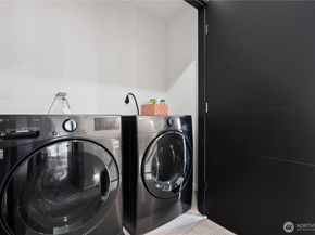 8613 23rd Avenue NE B, Seattle WA 98115