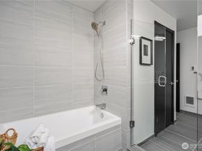 8613 23rd Avenue NE B, Seattle WA 98115