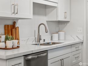 1111 Kirkland Avenue 3A, Kirkland WA 98033