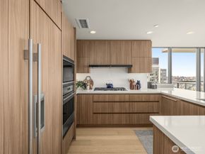 583 Battery Street 3802N, Seattle WA 98121