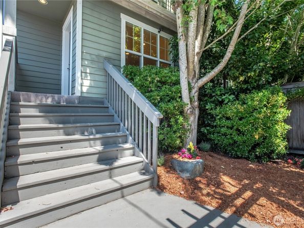 118 N 104th Street A, Seattle WA 98133