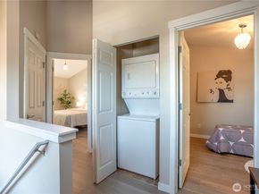 118 N 104th Street A, Seattle WA 98133