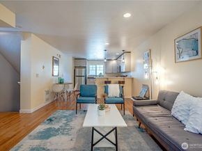 118 N 104th Street A, Seattle WA 98133