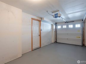 118 N 104th Street A, Seattle WA 98133