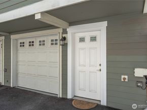 118 N 104th Street A, Seattle WA 98133