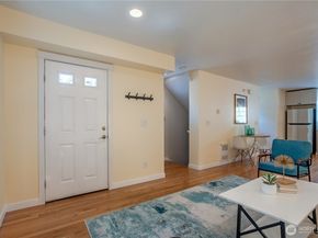 118 N 104th Street A, Seattle WA 98133