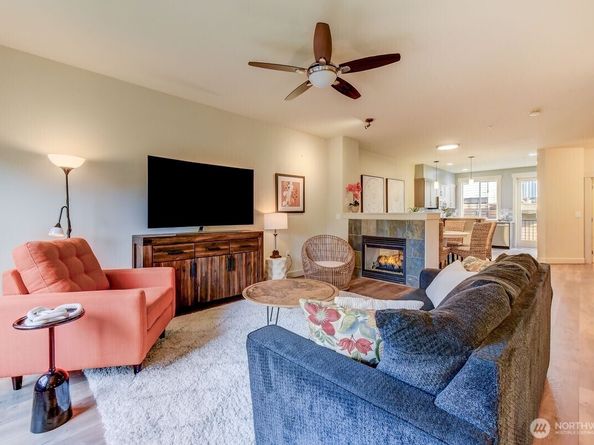 2115 201st Place SE F4, Bothell WA 98012